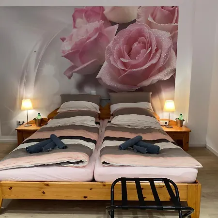Home-rose-garden-gästehaus Kontaktloser Zugang Gasthof 3*